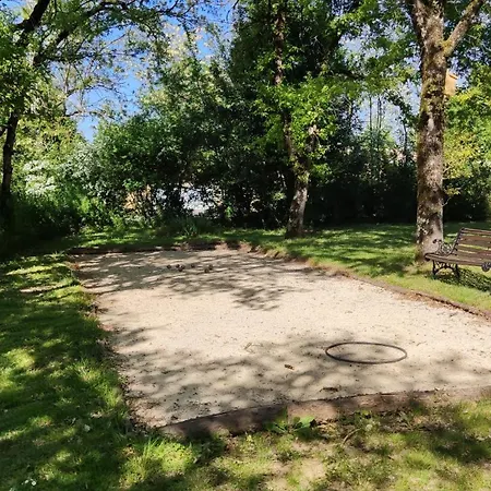 La Chenaie Maison Entiere Avec Un Grand Jardin